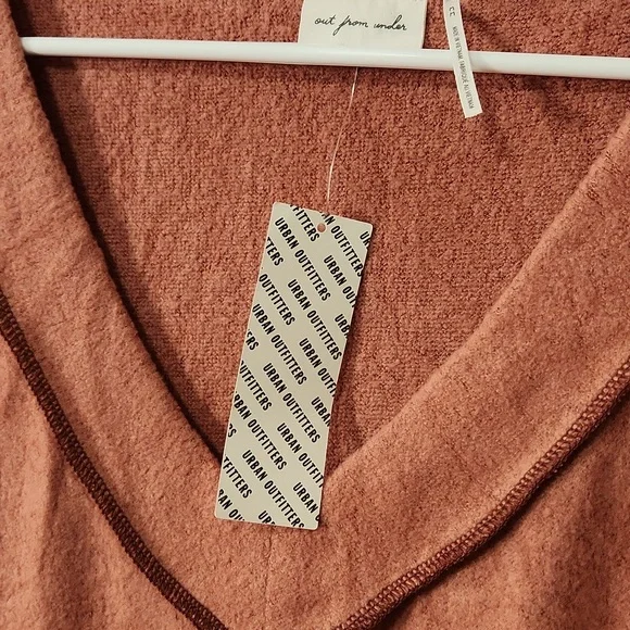 NWT Urban Outfitters Cinnamon Roll Terracotta Oversized V-Neck Thermal Sweater - Picture 4 of 5